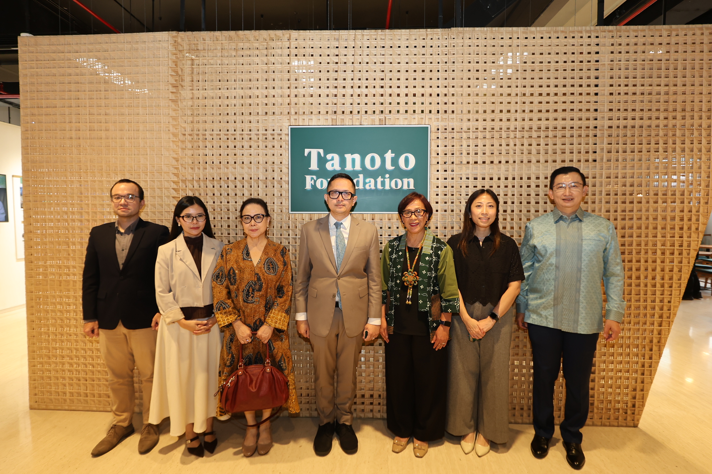 Dokumentasi kunjungan President University ke Tanoto Foundation
